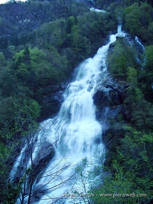 Cascata canale (7).JPG